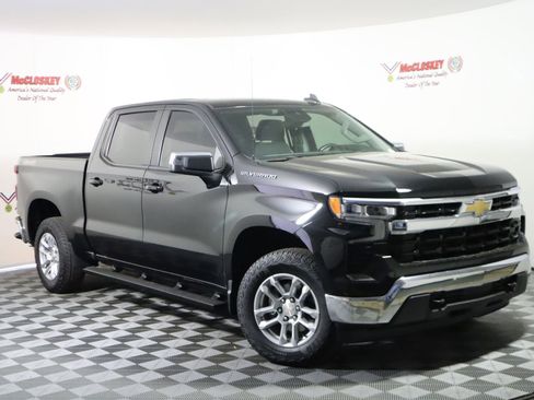 Used 2022 Chevrolet Silverado 1500 LT image 2