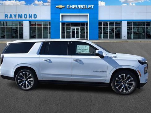 New 2026 Chevrolet Suburban High Country image 2