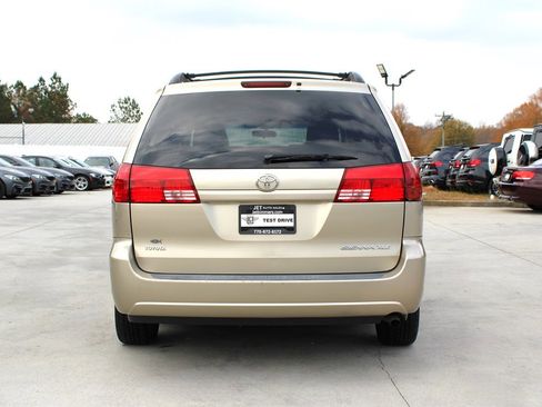 Used 2005 Toyota Sienna XLE image 6