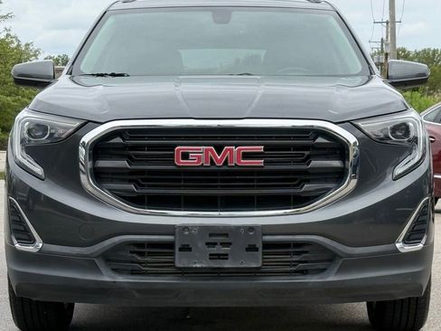 Used 2019 GMC Terrain SLE w/ Driver Convenience Package FWD image 8