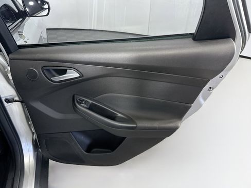 Used 2016 Ford Focus SE w/ Equipment Group 201A FWD image 28