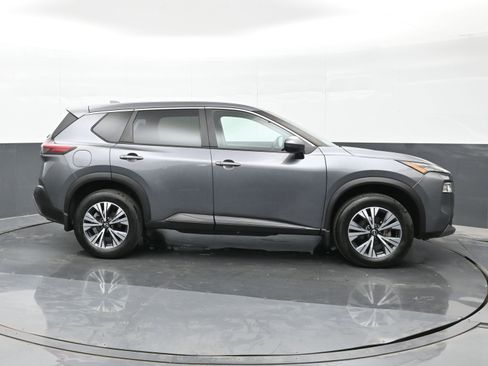 Used 2022 Nissan Rogue SV image 9