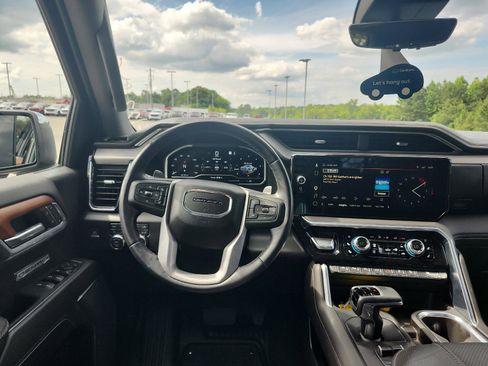 Certified 2023 GMC Sierra 1500 Denali w/ Denali Reserve Package AWD/4WD image 17