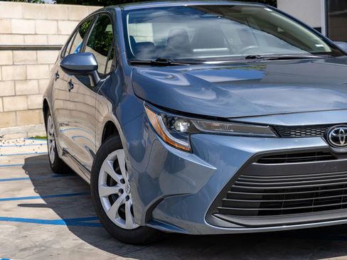 Used 2023 Toyota Corolla LE FWD image 3