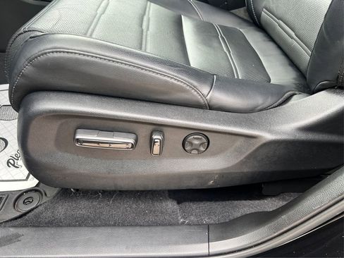 Used 2022 Honda CR-V Touring image 19