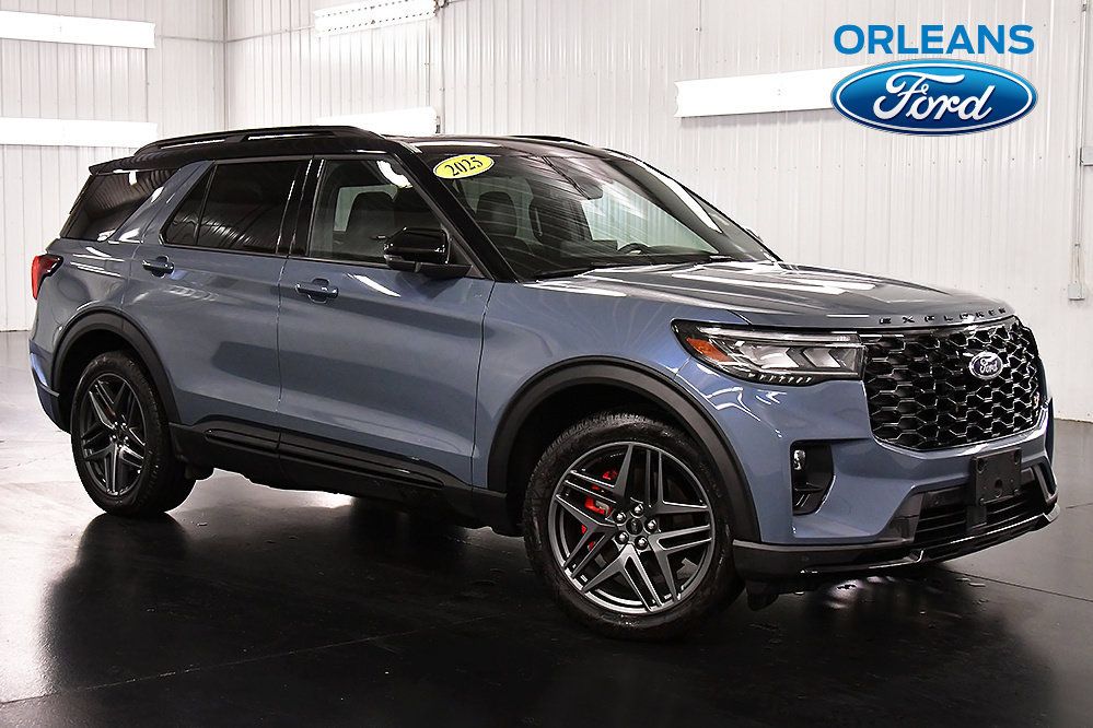 Used 2025 Ford Explorer ST AWD/4WD image 1