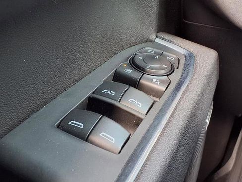 Used 2025 GMC Sierra 1500 SLT image 16