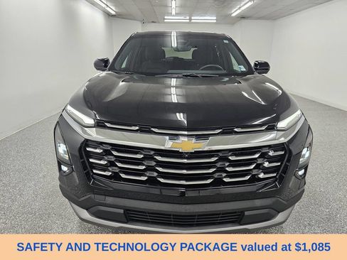 Used 2025 Chevrolet Equinox LT w/ Safety and Technology Package FWD image 2