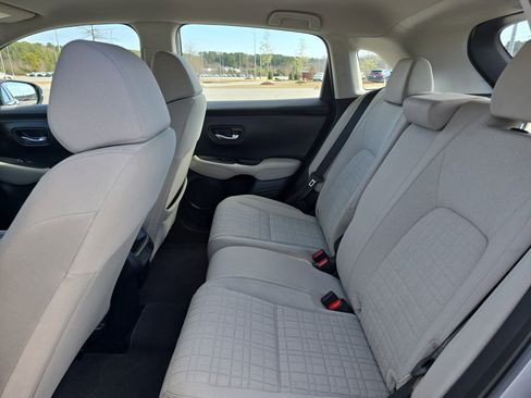 Used 2023 Honda HR-V LX image 12