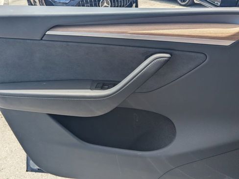Used 2025 Tesla Model Y Long Range AWD/4WD image 10