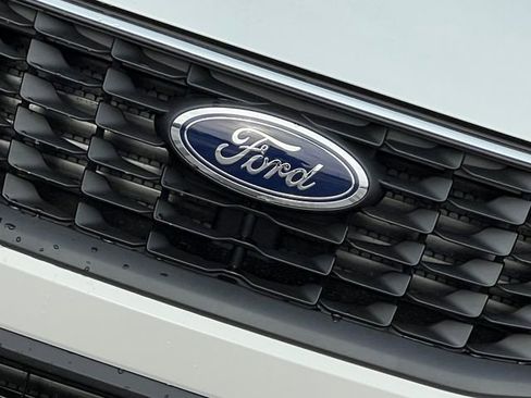 New 2026 Ford Escape SE FWD image 3