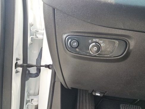 Used 2024 Chevrolet Equinox LS FWD image 39