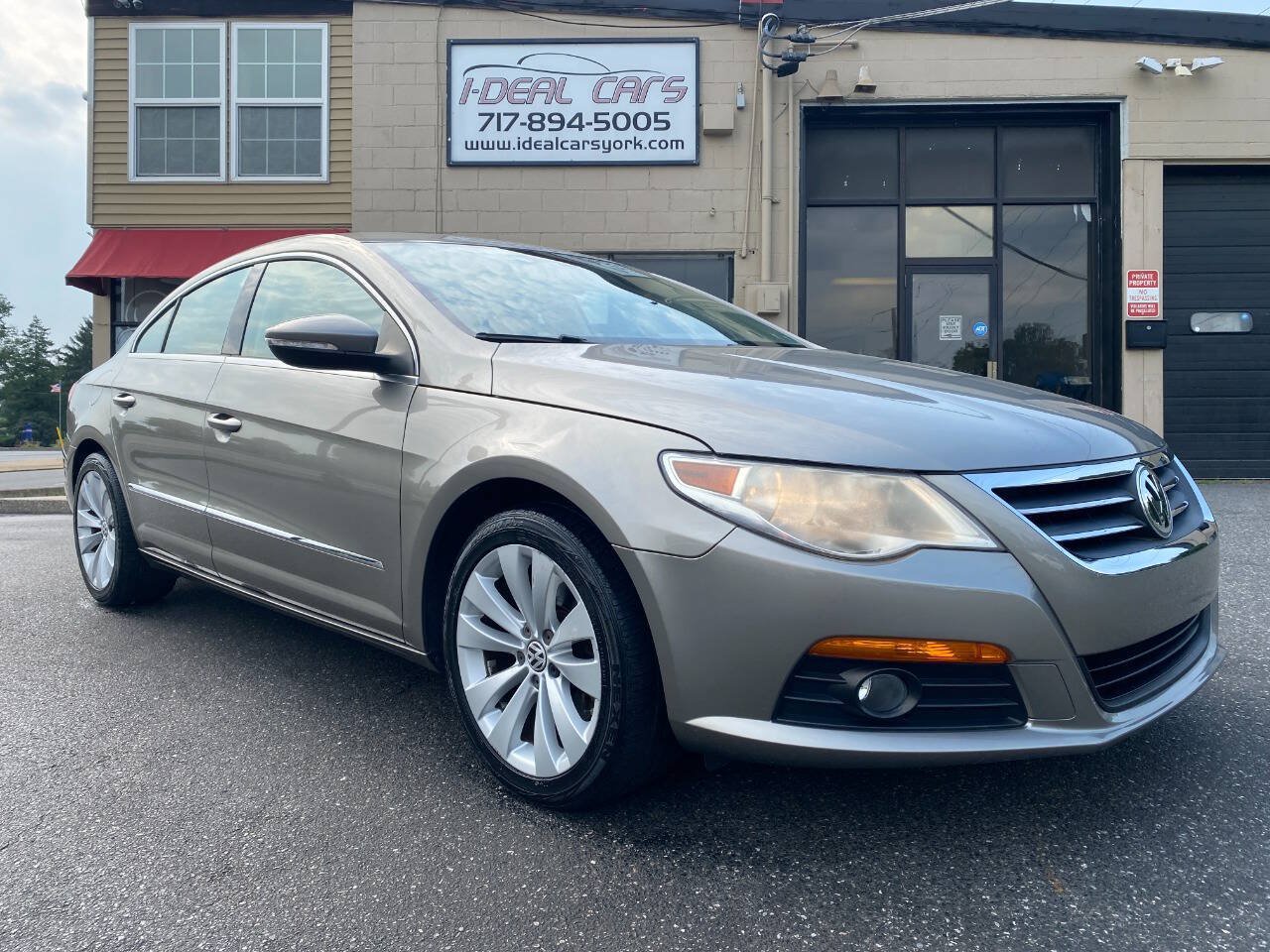 Used 2010 Volkswagen CC Sport FWD image 1
