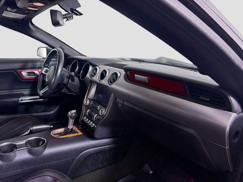 Used 2018 Ford Mustang Premium image 28