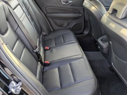 Used 2020 Volvo S60 T6 Momentum w/ Protection Package Premier image 20