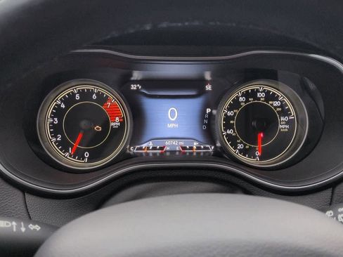 Used 2020 Jeep Cherokee Limited image 31