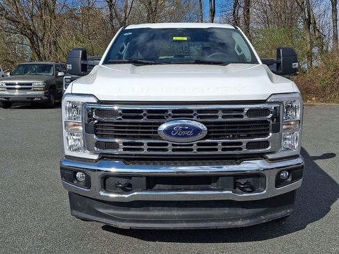 Used 2025 Ford F250 XLT AWD/4WD image 2