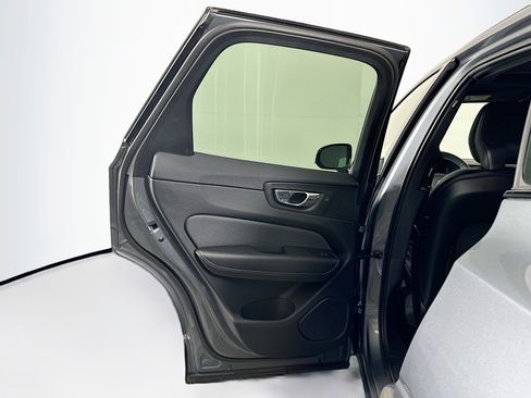 Used 2021 Volvo XC60 T5 R-Design w/ Advanced Package image 27