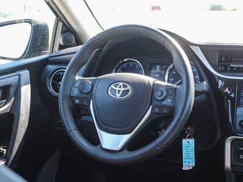 Used 2018 Toyota Corolla SE w/ Carpet Mat Package (TMS) FWD image 16