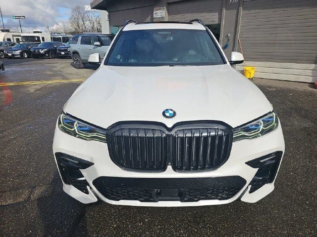 Used 2020 BMW X7 M50i AWD/4WD image 22