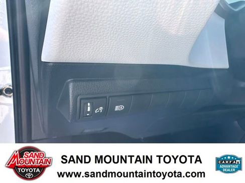 Used 2024 Toyota Corolla SE FWD image 14