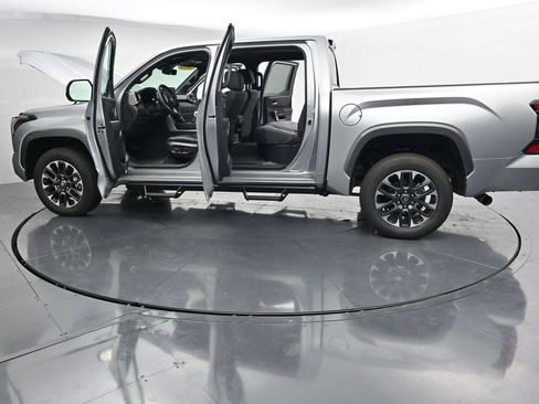 Used 2026 Toyota Tundra Limited AWD/4WD image 42