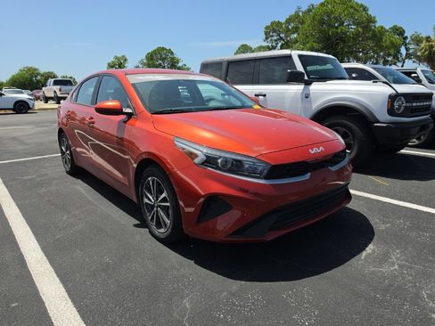 Certified 2023 Kia Forte LXS FWD image 3