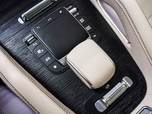 Used 2022 Mercedes-Benz GLS 450 4MATIC w/ Warmth & Comfort Package image 27