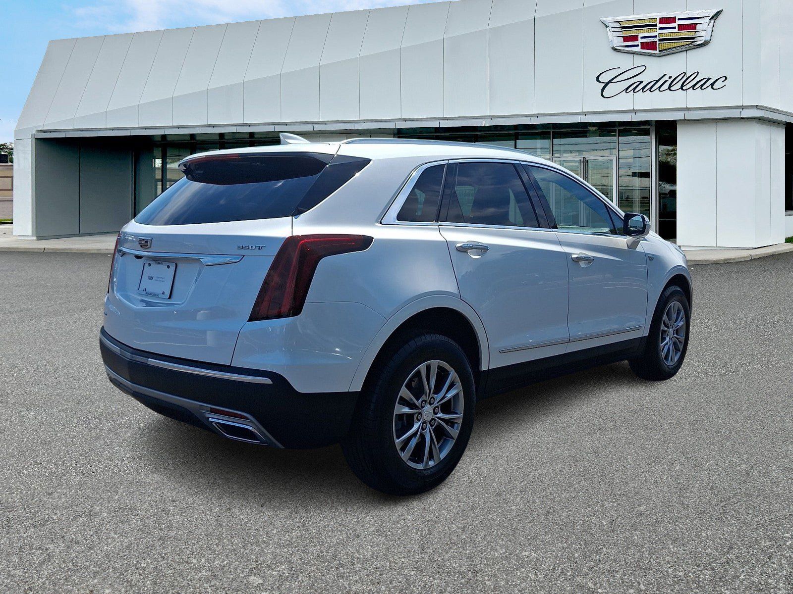 Certified 2022 Cadillac XT5 Premium Luxury AWD/4WD image 5