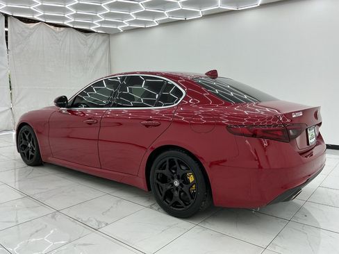 Used 2019 Alfa Romeo Giulia RWD image 12