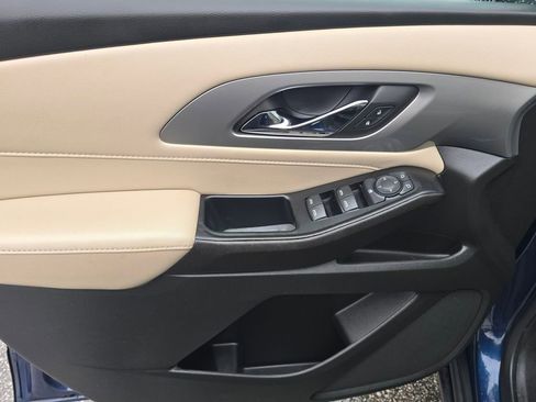 Used 2023 Chevrolet Traverse LS image 10