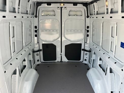 New 2025 Mercedes-Benz Sprinter 2500 image 17
