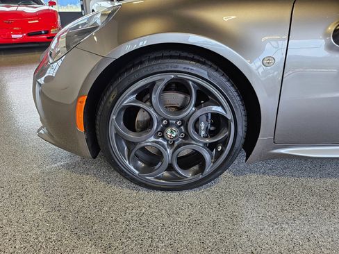 Used 2016 Alfa Romeo 4C Coupe w/ Convenience Group - Coupe RWD image 9