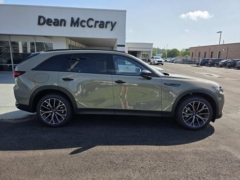 Certified 2025 MAZDA CX-70 Plug-In Hybrid w/ Premium Plus AWD/4WD image 2