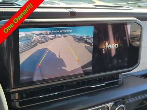 Used 2024 Jeep Wrangler Unlimited Sahara AWD/4WD image 20
