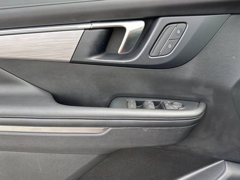 Used 2025 Buick Enclave Preferred image 11