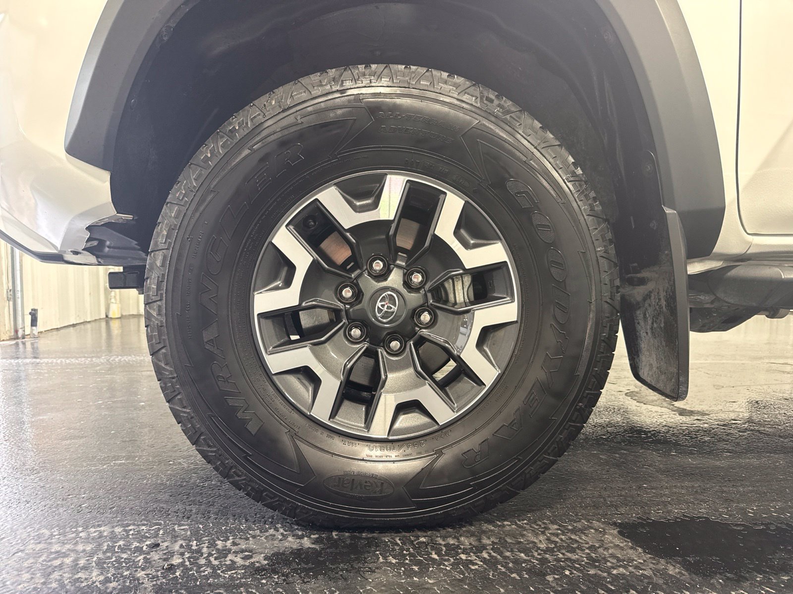 Used 2021 Toyota Tacoma TRD Off-Road w/ Blackout Package (TMS) AWD/4WD image 8