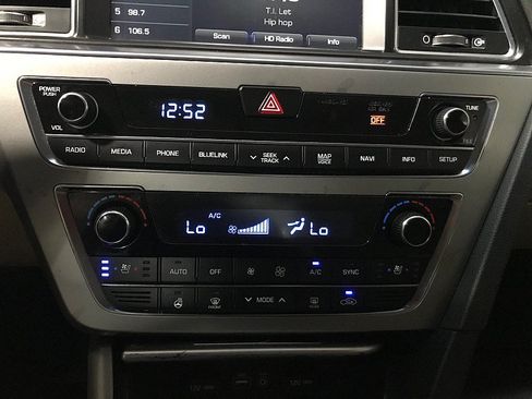 Used 2015 Hyundai Sonata Limited w/ Option Group 05 FWD image 29