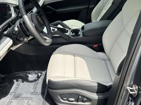 New 2026 Porsche Cayenne Coupe AWD/4WD image 19