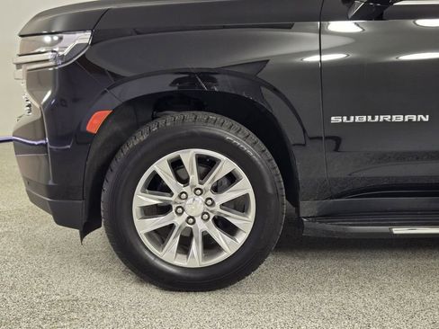 Used 2022 Chevrolet Suburban Premier RWD image 8
