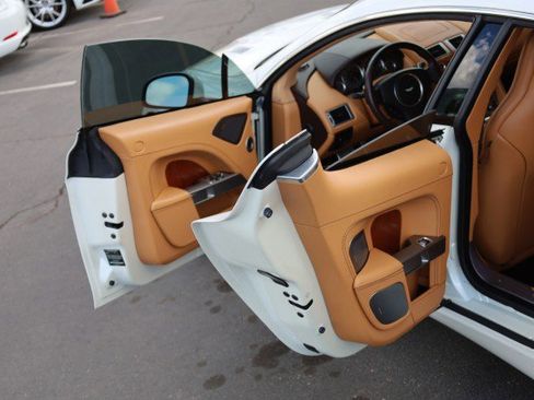 Used 2014 Aston Martin Rapide S image 21