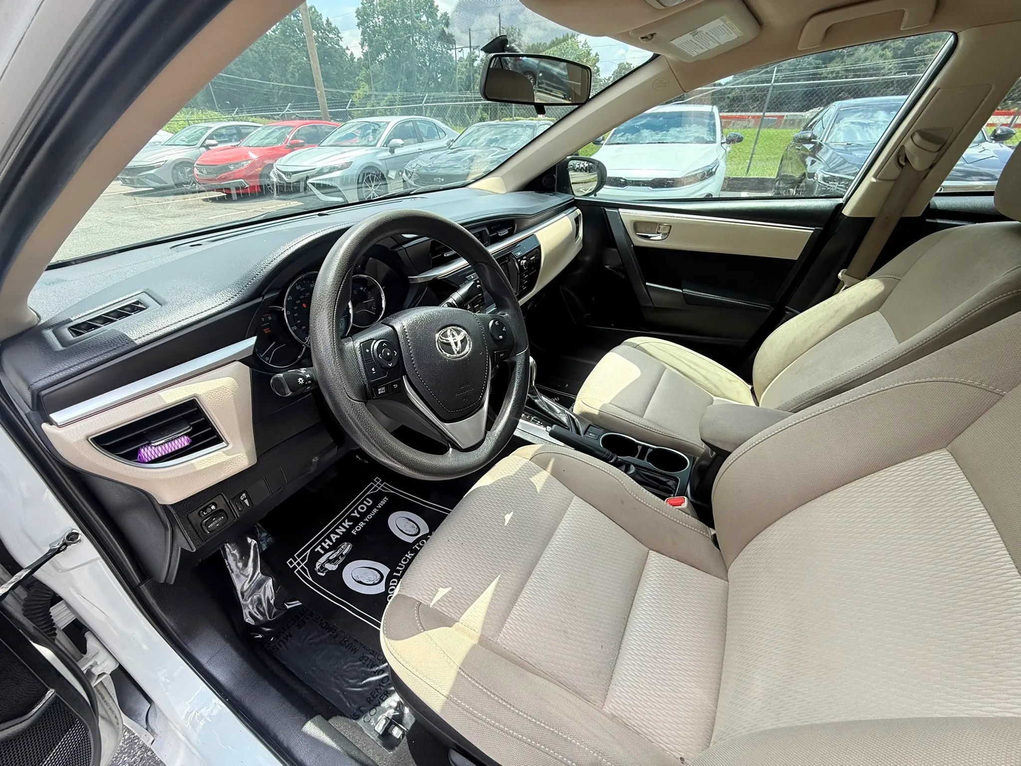 Used 2014 Toyota Corolla LE FWD image 9