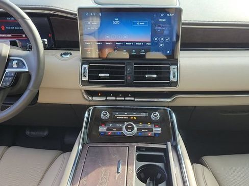 Certified 2024 Lincoln Navigator L Reserve AWD/4WD image 23