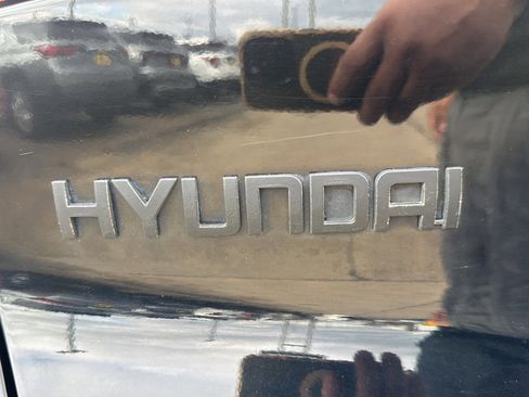 Used 2013 Hyundai Tucson GL image 37