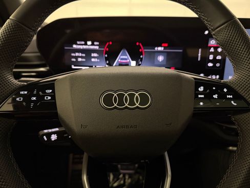 Used 2025 Audi SQ5 Premium Plus AWD/4WD image 11