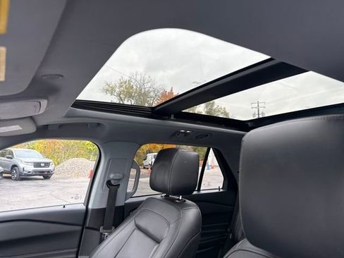 Used 2023 Ford Explorer XLT w/ Equipment Group 202A image 19