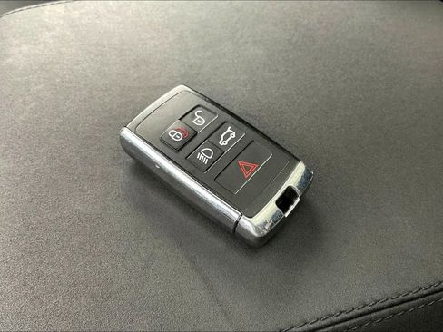 Used 2023 Land Rover Defender 110 X-Dynamic SE image 35