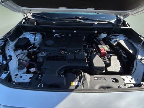 Used 2024 Toyota RAV4 XLE image 32