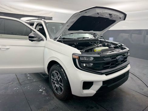 New 2026 Ford Expedition Active AWD/4WD image 13