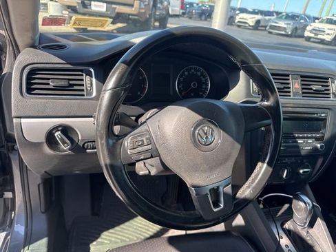 Used 2014 Volkswagen Jetta SE image 6